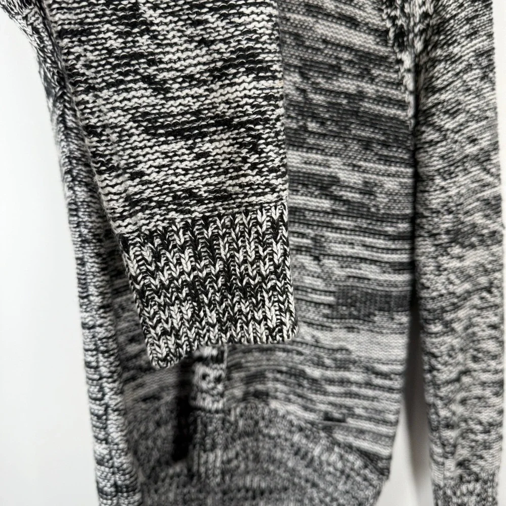 Guess Women's Cable Knit Sweater Black White Size Large Warm‎
